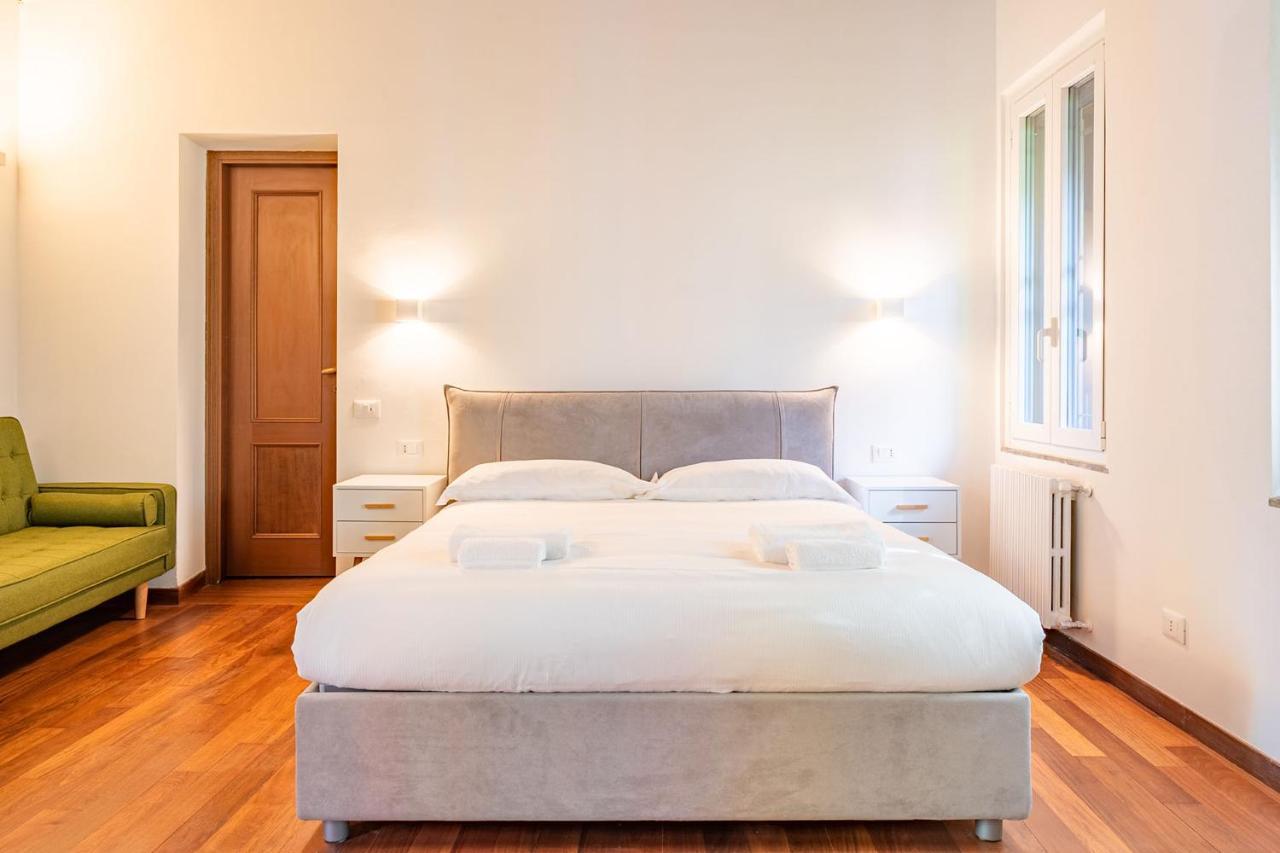 Appartamento Le Guglie In Piazza Castello - Centro Storico Milano Eksteriør bilde